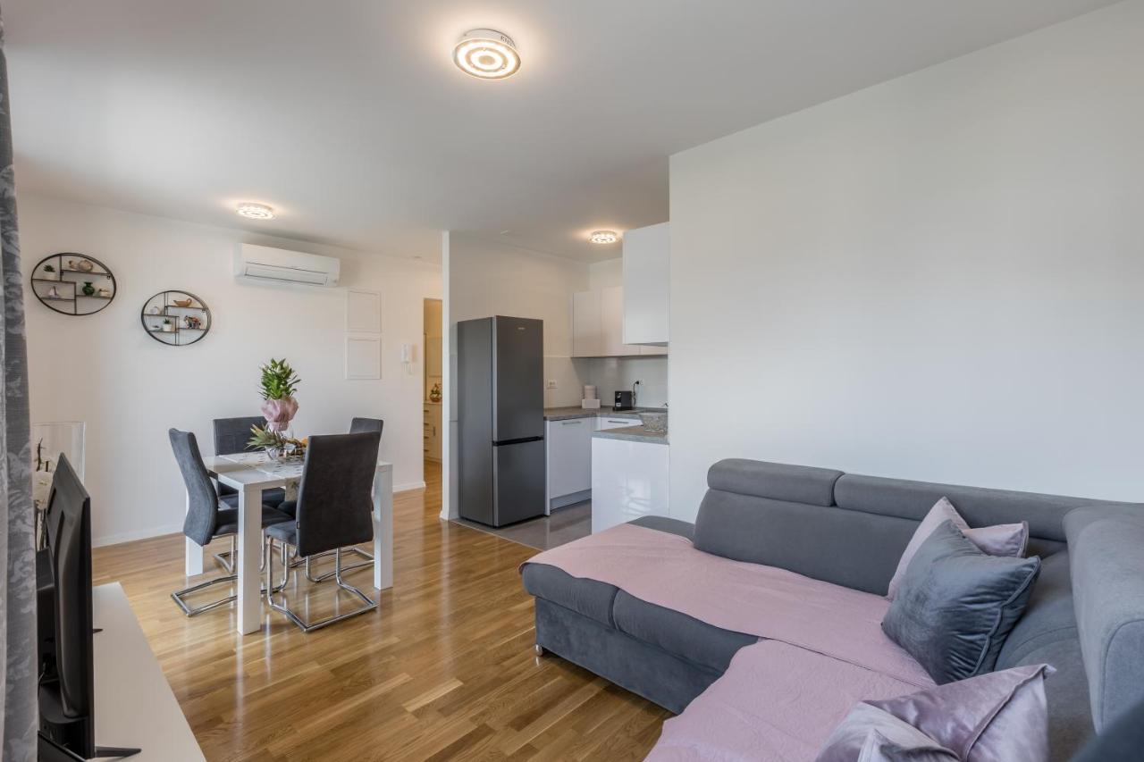 Apartment Tadic Spalato Esterno foto